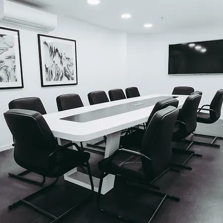 Hotel Masa 5 De Outubro 3*